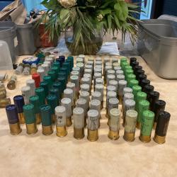 Lot de 97 cartouches en vrac cal 12 ,70mm, 36 et 40g