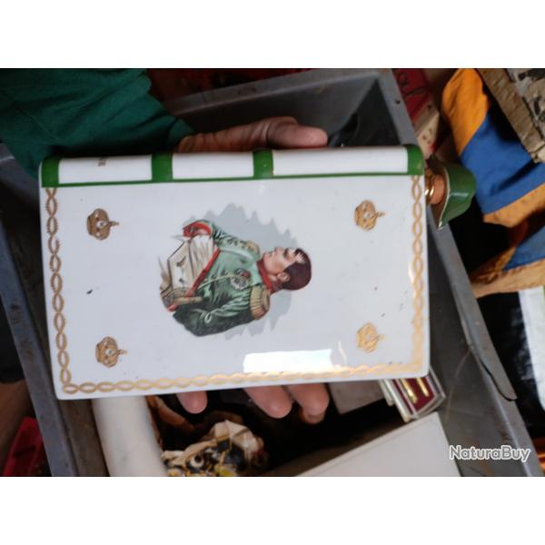 CAMUS Napolon 1769-1969 Porcelaine Blanche de LIMOGES Bouteille de Cognac VIDE Ancienne et Rare !