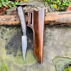 couteau de chasse ou d'après chasse d'artisan / corne d'antilope / buffle noir