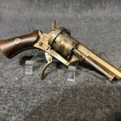 Revolver le minuscule