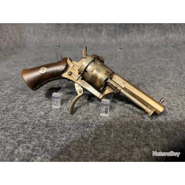 Revolver le minuscule