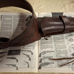 ceinturon avec hoster. western. revolver