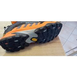 chaussure de marche Merrell