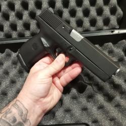 PISTOLET SMITH & WESSON SIGMA SW40F  Cal. 40SW  TBE