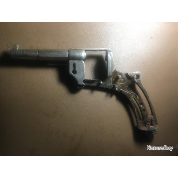 REVOLVER 1874 . PIECES DETACHEES   .CARCASSE .