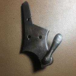 REVOLVER 1873 . PIECES DETACHEES . PLAQUE RECOUVREMENT AVEC CLE