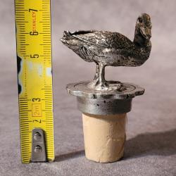 Idée cadeau / bouchon de bouteille canard en étain