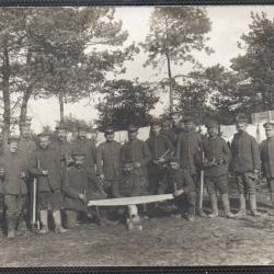 CPA -Photo - Un Groupe Soldats Allemands  -N°4126
