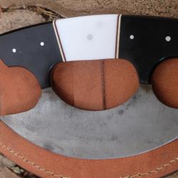 Couteau d'Esquimau Inuit Ulu Lame Acier Damas 256 Couches Manche Résine Etui Cuir F Artisanale 001