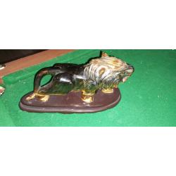 Très rare sculpture de lion en oeil de tigre