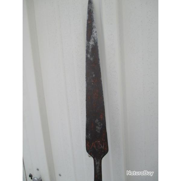 pique rvolutionnaire marqu  A N  pour arme nationale - avec une partie de  sa hampe d'poque