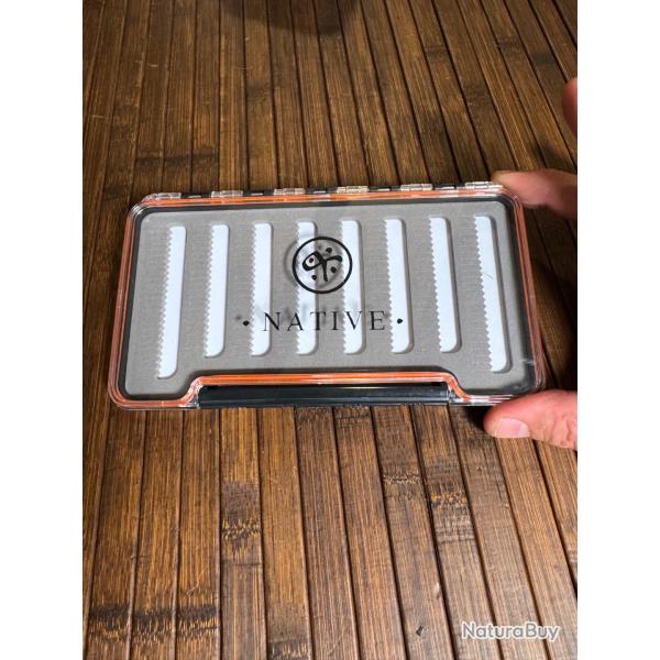 Boite tanche pche Native  nymphes slim tanche