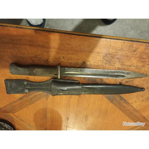Baïonnette ww2 Mauser bouton poussoir fonctionnelle ET gousset d'origine..