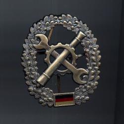 INSIGNE DE BERET ALLEMAND. IV