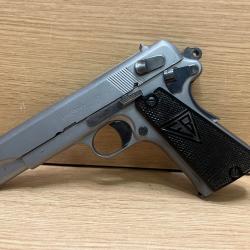 Pistolet semi-automatique F.B Radom cal 9mm modèle VIS 35.