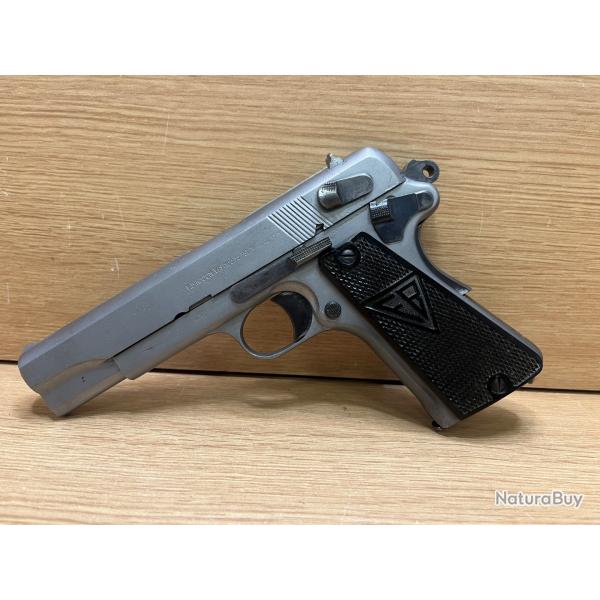 Pistolet semi-automatique F.B Radom cal 9mm modèle VIS 35.