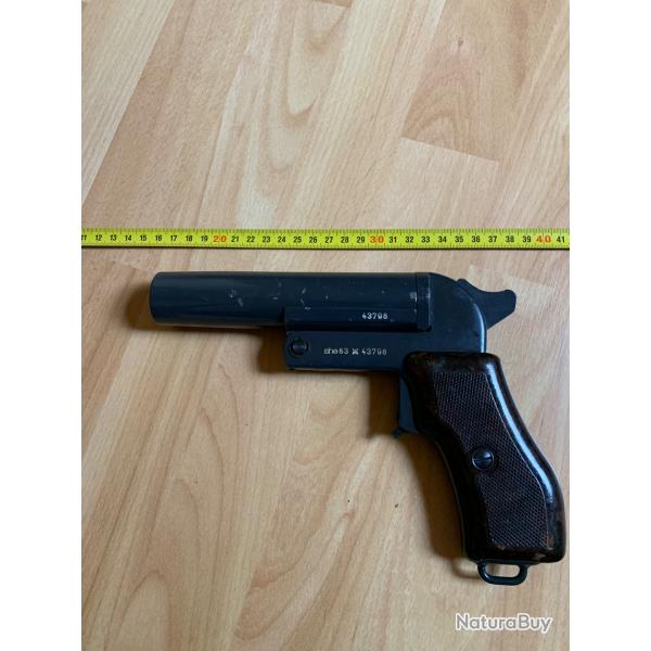 Pistolet signaleur Russe