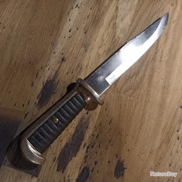 Couteau Poignard de chasse ou de vnerie poigne synthtique et lame un cot tranchant
