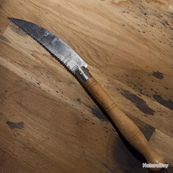 Couteau pliant lame-scie original, poignée régionale en bois, curiosité ?