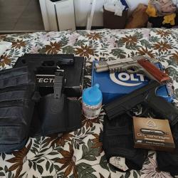 Collection airsoft de réplique de poings plus équipements