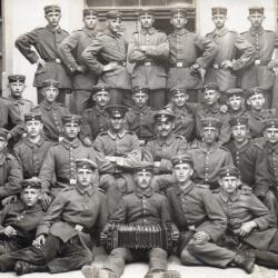 CPA -Photo - Un Groupe Soldats Allemands -N°4130