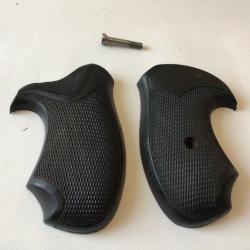 VENDU PAR LE-CUIRASSIER PAIRE PLAQUETTES REVOLVER SMITH WESSON ROUND BUTT SJ/C