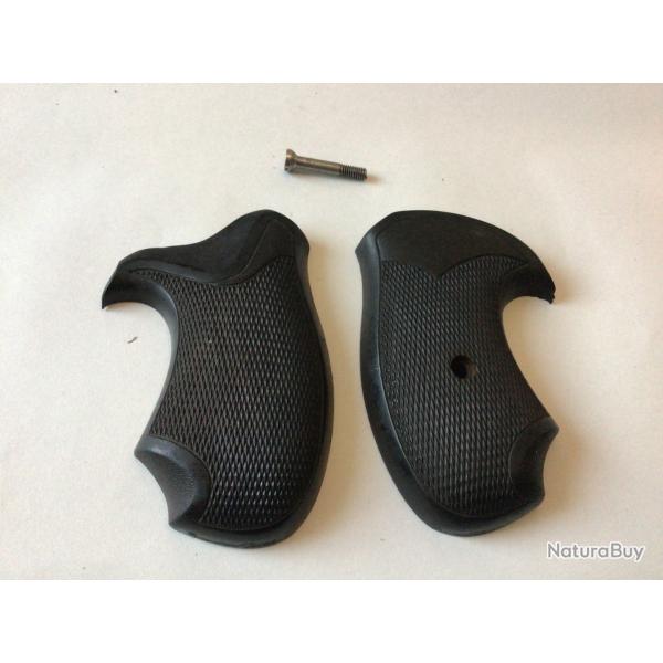 VENDU PAR LE-CUIRASSIER PAIRE PLAQUETTES REVOLVER SMITH WESSON ROUND BUTT SJ/C
