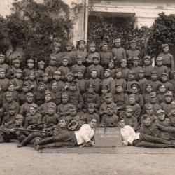 CPA -Photo - Un Groupe Soldats -N°4135