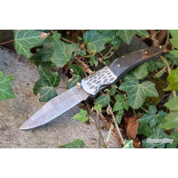 Beau Couteau Damas Lame Clip Point 128 Couches Manche Blier Mitres Gravures Fab Artisanale