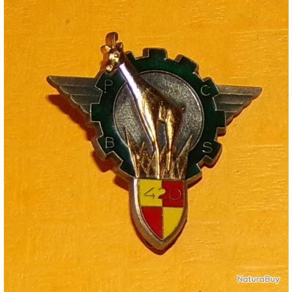 INSIGNE PARACHUTISTE :  420 Bataillon Para. de Commandement et Soutien, pingle , roue dente verte