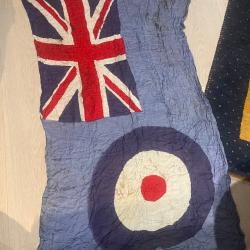 un drapeau anglais R.A.F de pilote ww2