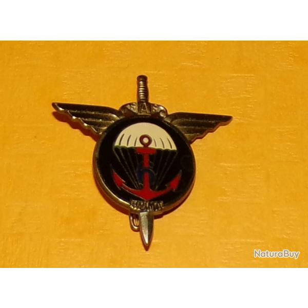 INSIGNE PARACHUTISTE : 6 Rgiment Para d'Infanterie de Marine, mail, dos guilloch argent ,  rond