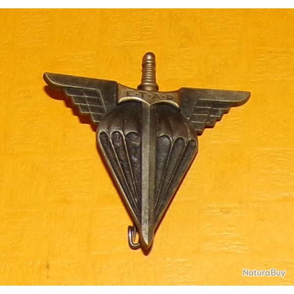 INSIGNE PARACHUTISTE : Ecole des Troupes Aro Portes, pingle  bolro oblong , parachute argent b