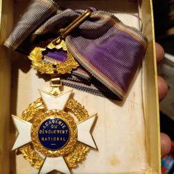 Médaille COMMANDEUR ACADÉMIE DU DEVOUEMENT NATIONAL