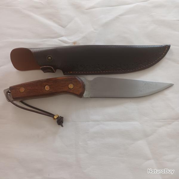 couteau artisanal avec étui