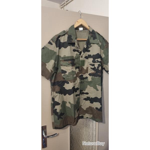 Chemise militaire neuve, manches courtes