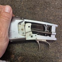 mécanique complète superposé HUGLU 104 A chien,percuteurs,ressort,etc.....