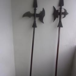 paire de hallebardes reproductions