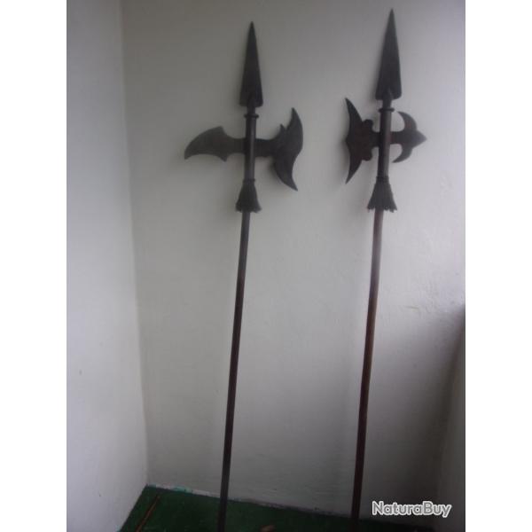 paire de hallebardes reproductions