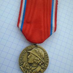 M&eacute;daille militaire aux h&eacute;ros de verdun 1916