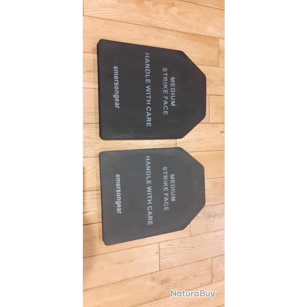 Deux plaques de mousse haute densit de marque Emerson neuves