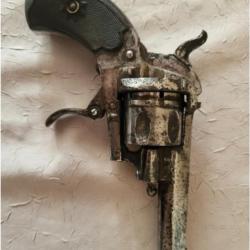 Revolver type lefaucheux carcasse fermée