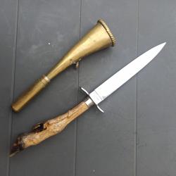 Lot couteau Poignard de chasse ou de vénerie poignée patte de cervidé + Corne de chasse en laiton