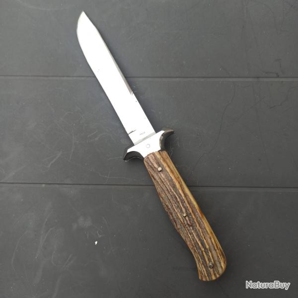 Gros couteau Poignard de chasse ou de vnerie poigne en corne vritable lame inox