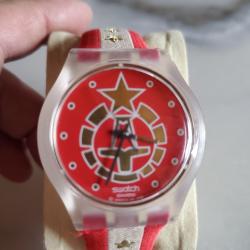 Montre Swatch (Suisse) James Bond 007 The Living Daylights en excellent état pile neuve