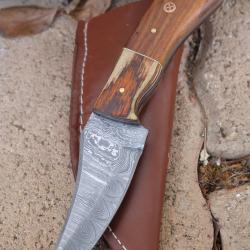 Couteau Skinner Damas Lame Upswept Acier 256 Couches Manche 2 Bois Etui Cuir Fabricat Artisanale