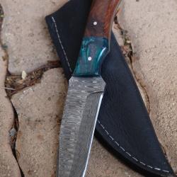 Skinner Couteau de Chasse Damas Lame 256 Couches Manche Bois/Résine Fabric Artisanale Etui Cuir