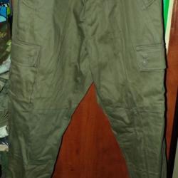 PANTALON DE TYPE PARACHUTISTES DE L'ARMEE FRANCAISE , TAILLE S SOIT 36 OU 72 CM DE TOUR DE CEINTURE,