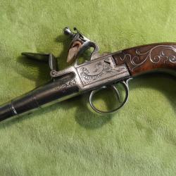 Très beau pistolet à silex 18è anglais signé W.NEWTON à Nottingham