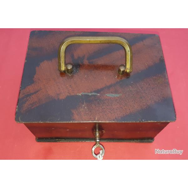 Coffret acier "Coffre fort" petit modle(Ref #56) avec cl - Trs lourd